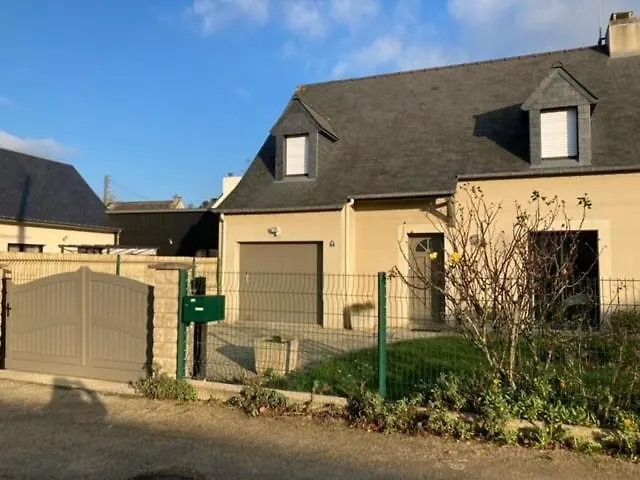Maison d'hôtes KER LYS - Grande maison avec 4 chambres et jardin - 700 m de la plage Dinard