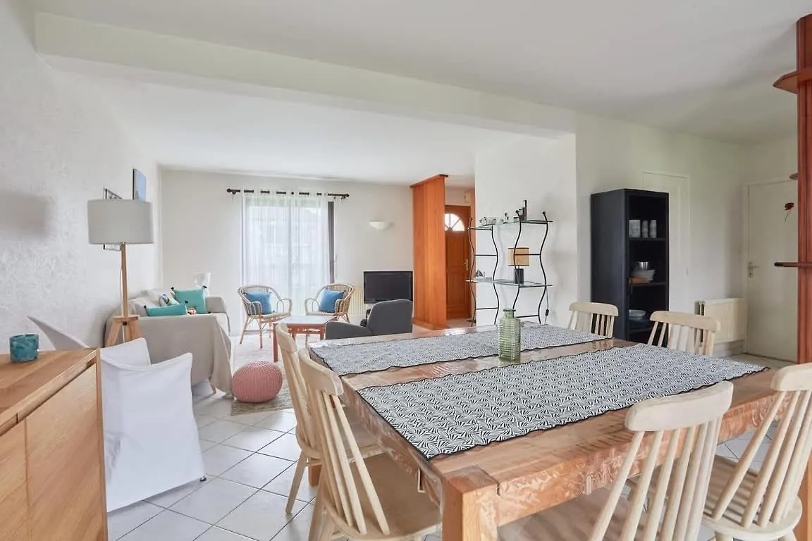 KER LYS - Grande maison avec 4 chambres et jardin - 700 m de la plage Dinard