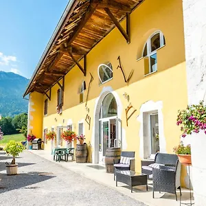 gite-de-pontgibaud-lathuile.hotels-rhonealpes.com/
