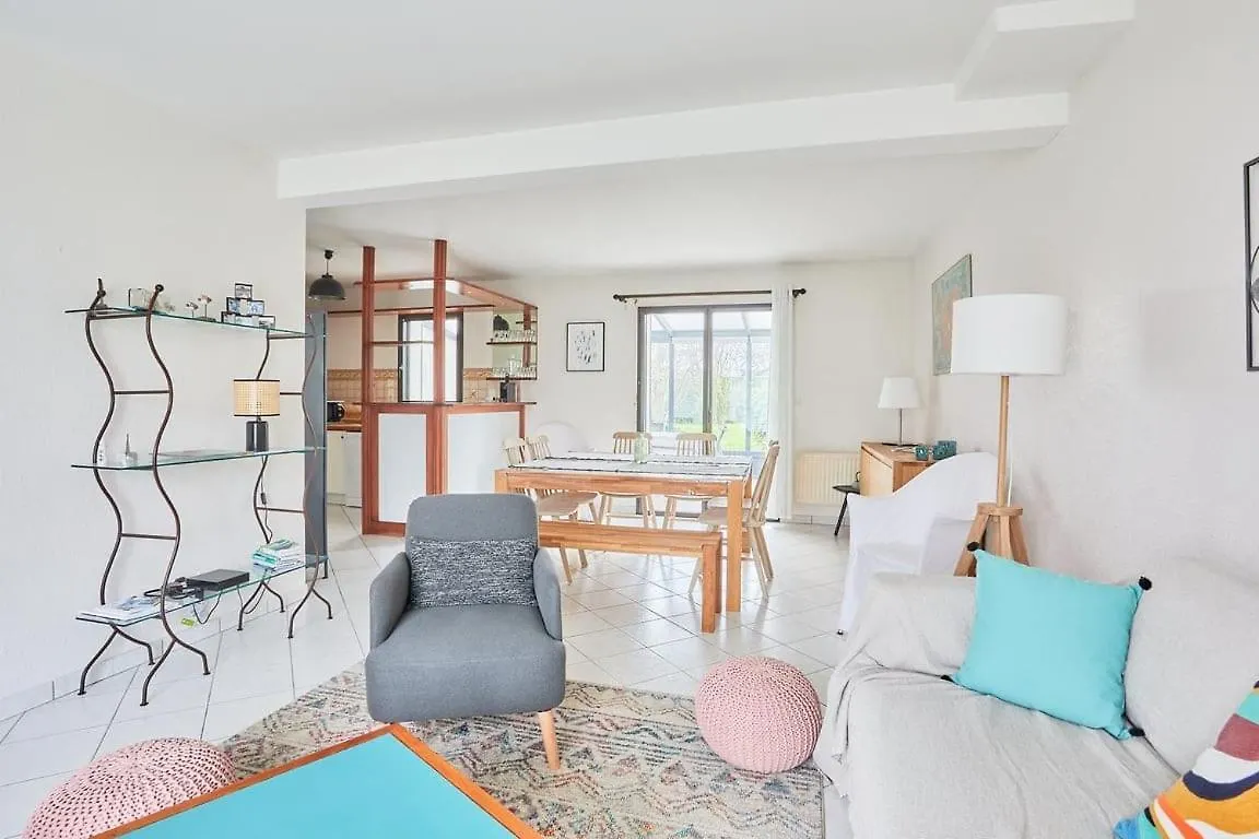 Ker Lys - Grande Maison Avec 4 Chambres Et Jardin Dinard 0*,  France